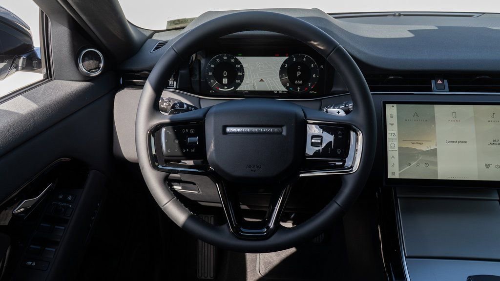 Used 2025 Land Rover Range Rover Evoque S image 13