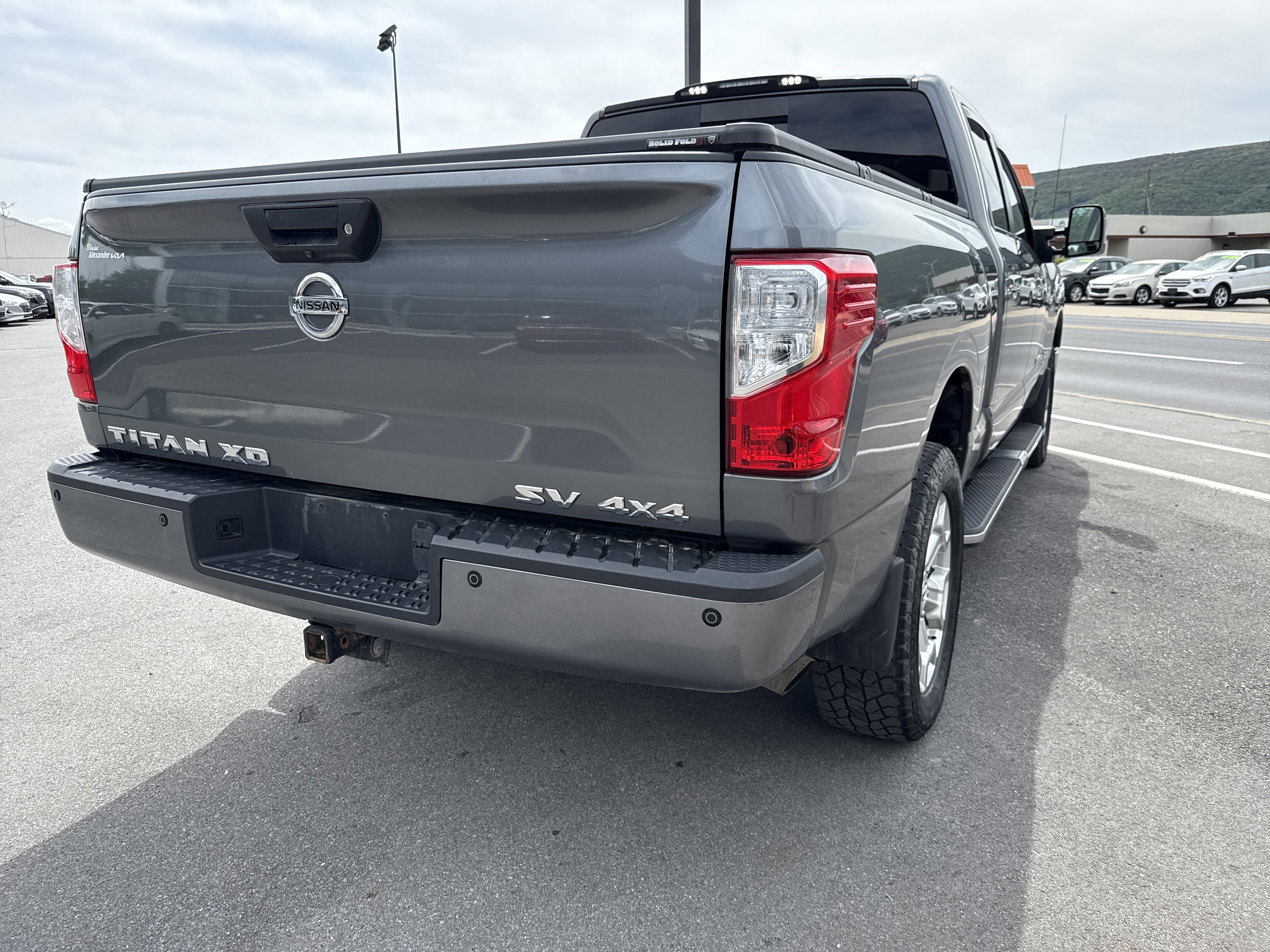 Used 2018 Nissan Titan SV w/ SV Convenience Package AWD/4WD image 3