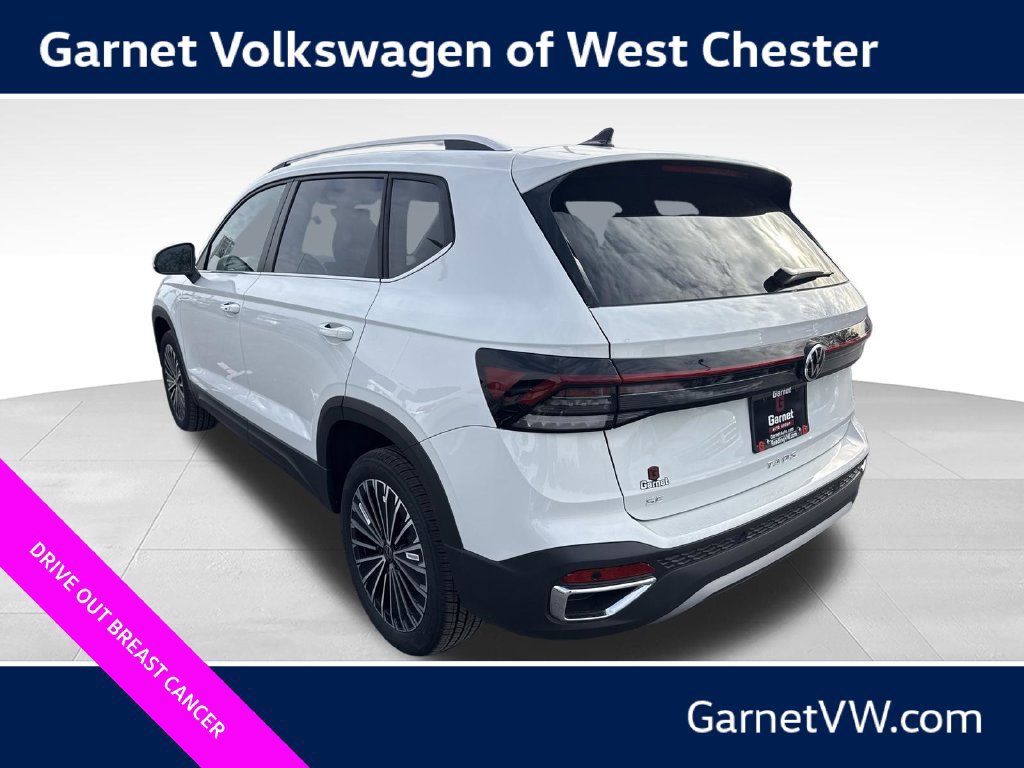 New 2026 Volkswagen Taos SE FWD image 3