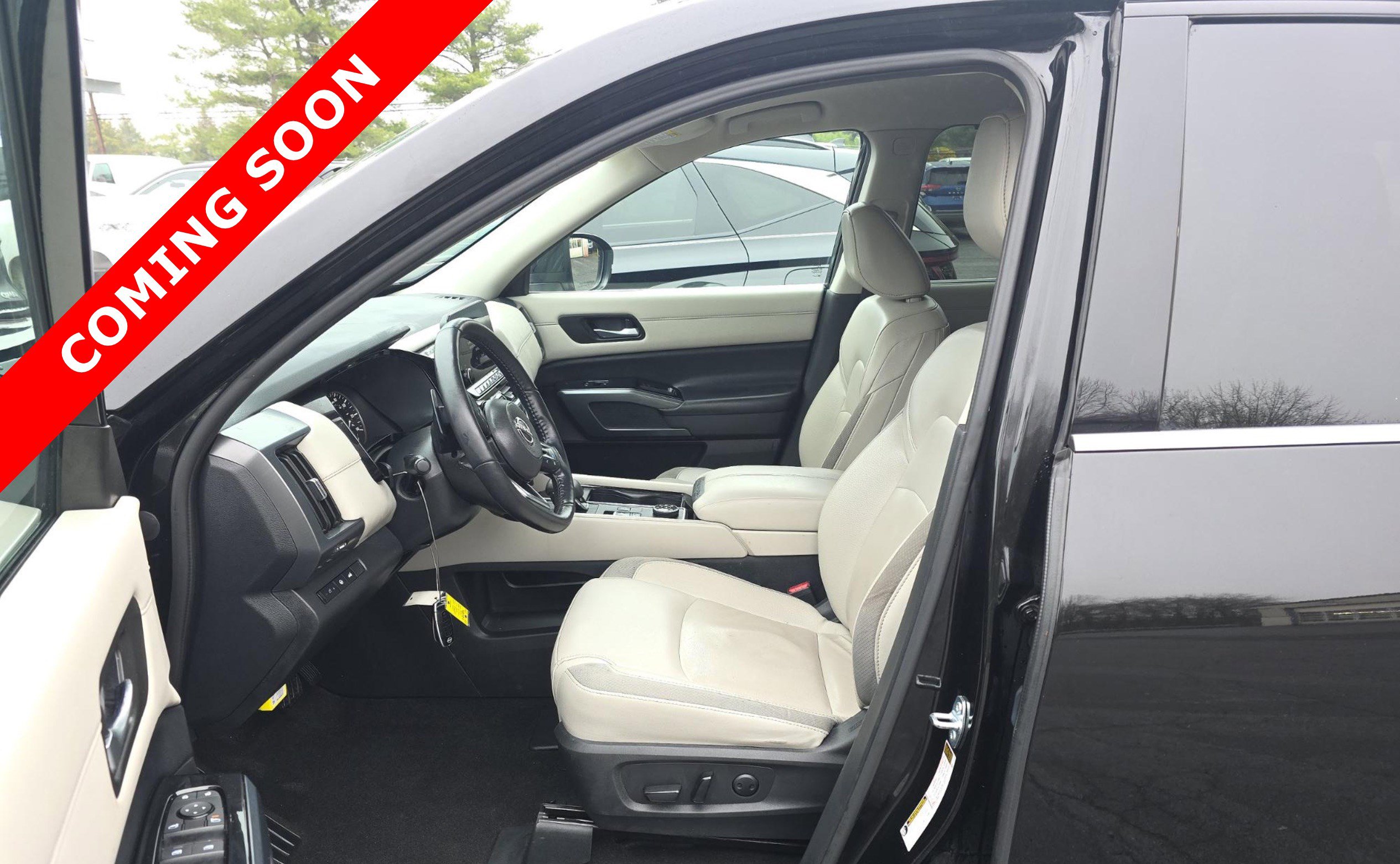 Used 2023 Nissan Pathfinder SL image 6