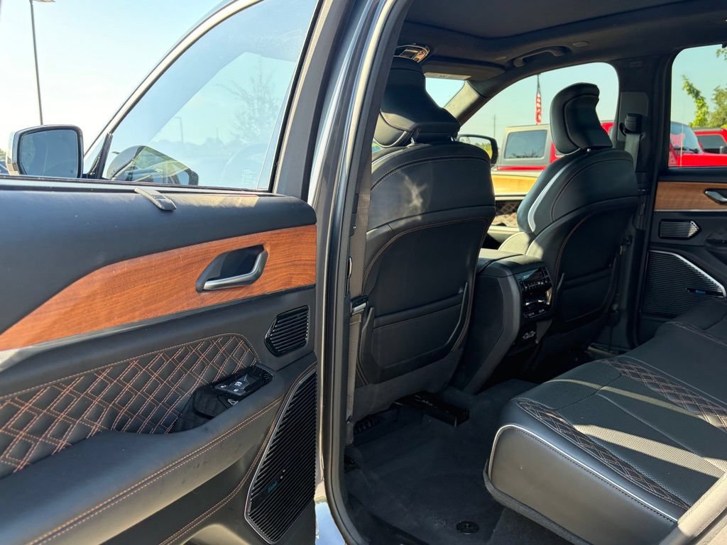 Used 2022 Jeep Grand Cherokee Summit AWD/4WD image 35