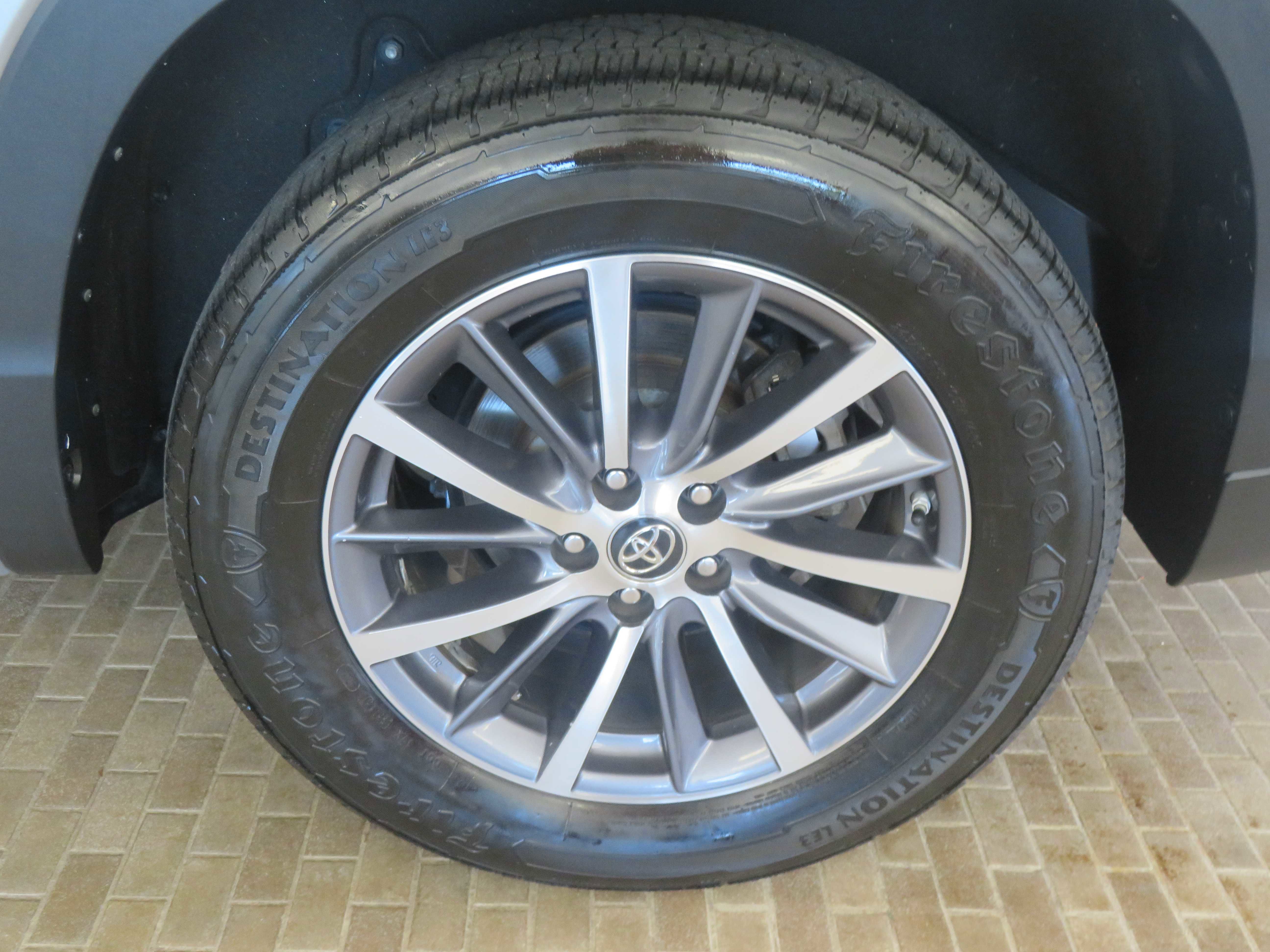 Used 2017 Toyota Highlander XLE FWD image 8