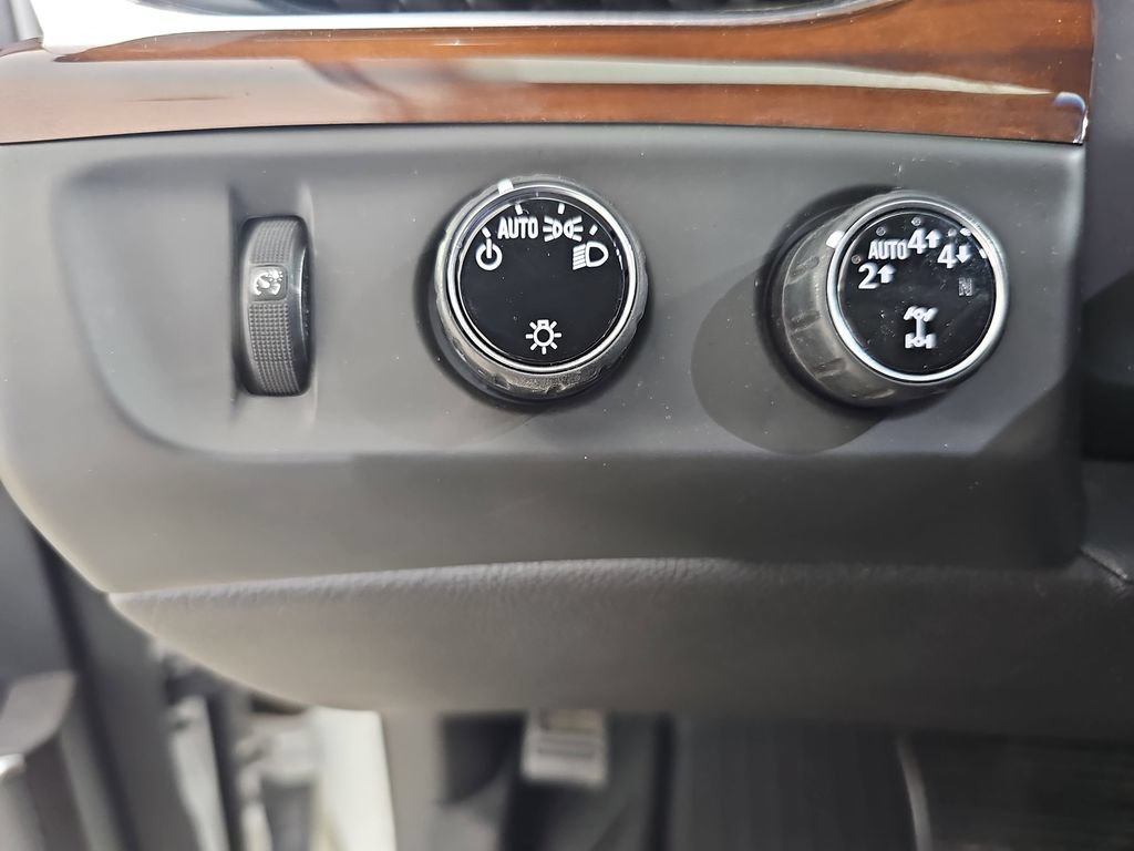Certified 2018 Cadillac Escalade ESV Luxury AWD/4WD image 32