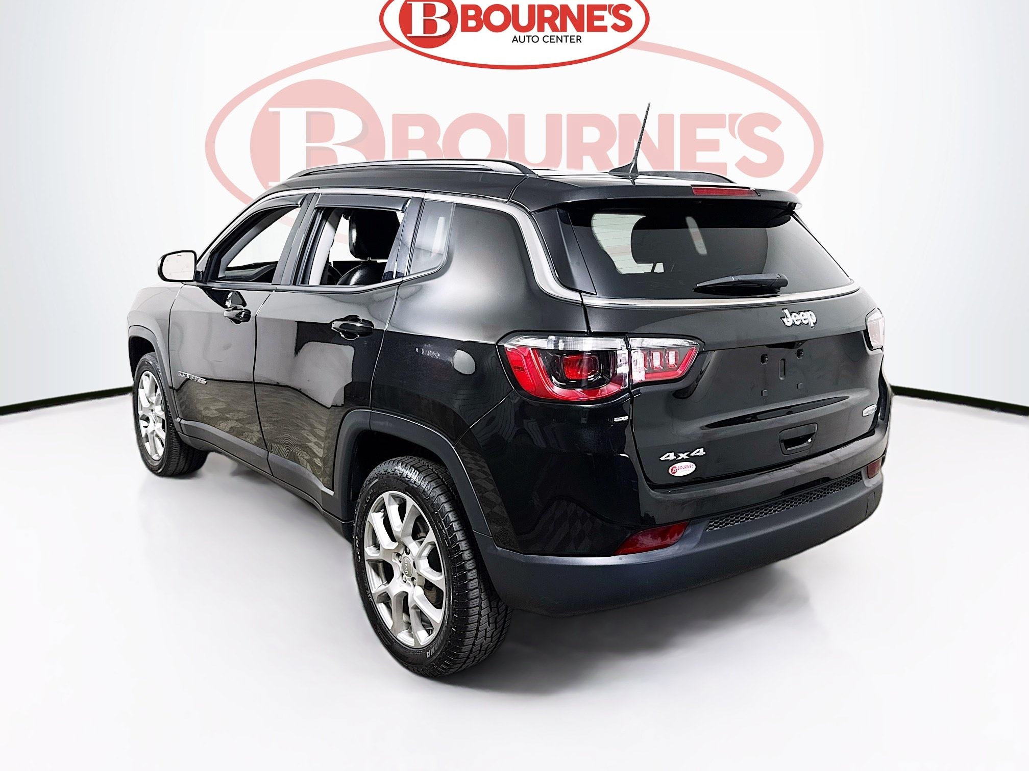 Used 2022 Jeep Compass Latitude AWD/4WD image 7