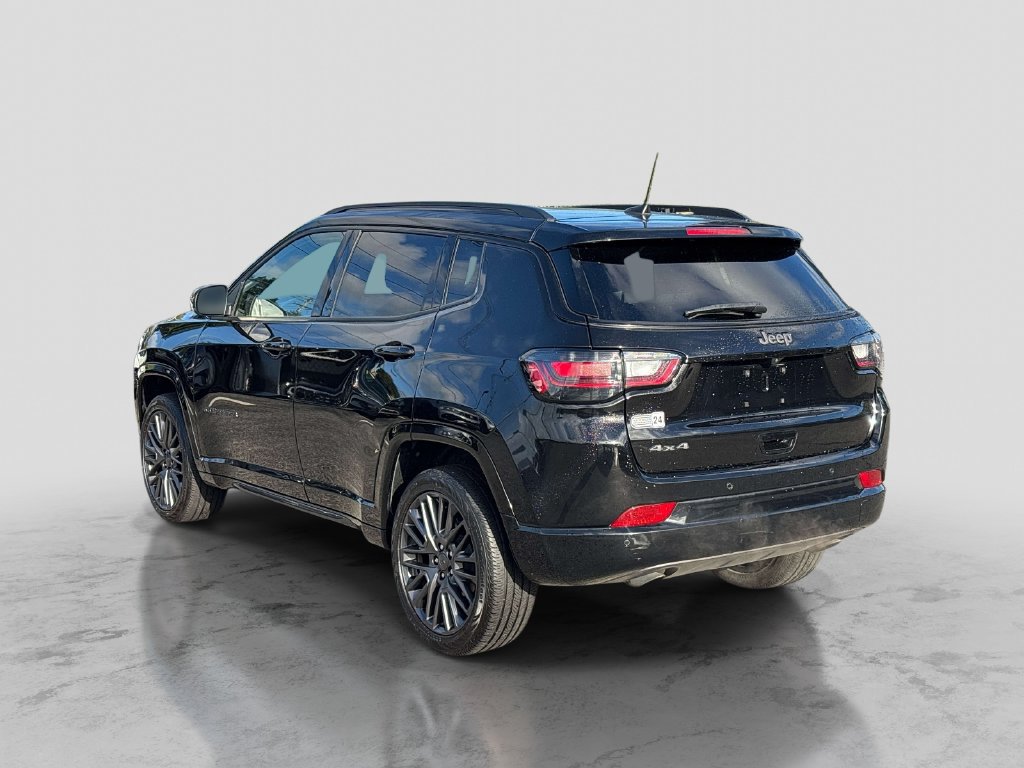 Used 2023 Jeep Compass High Altitude AWD/4WD image 3