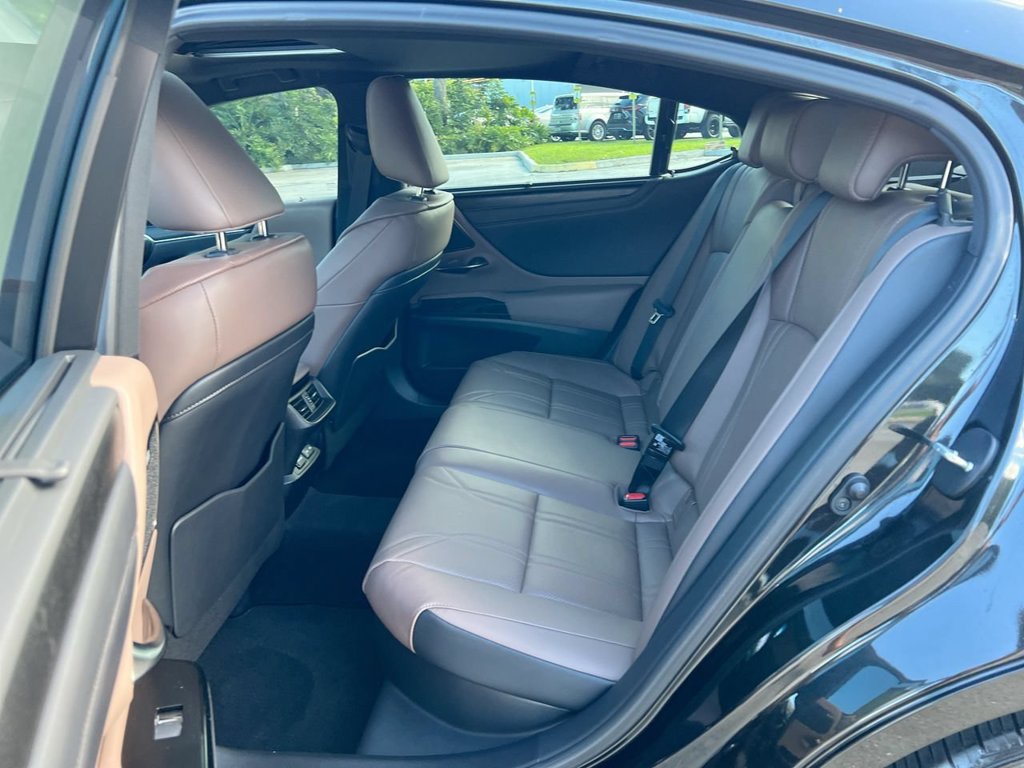 Certified 2024 Lexus ES 300h Ultra Luxury w/ Accessory Package (Z2) FWD image 19