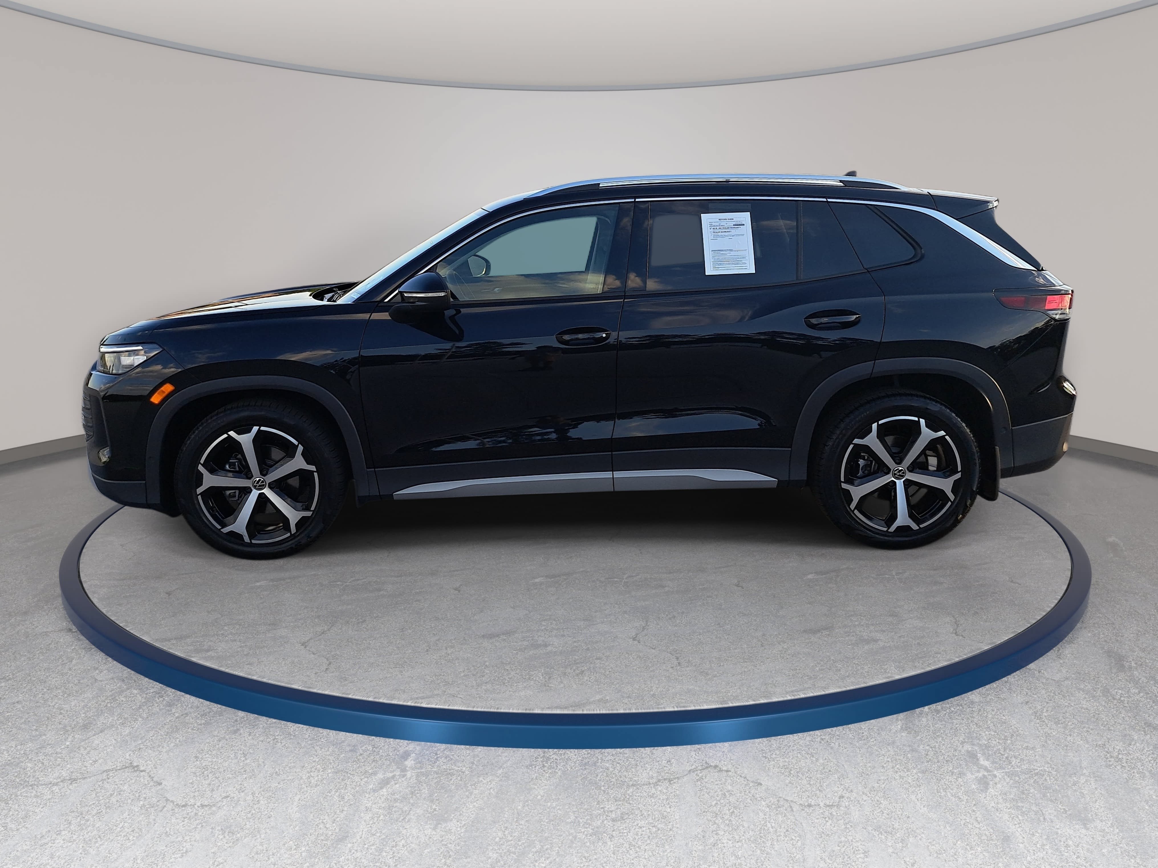 Used 2026 Volkswagen Tiguan SE FWD image 8
