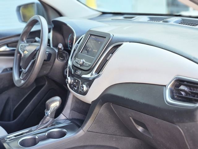 Used 2022 Chevrolet Equinox LS w/ LS Convenience Package image 13
