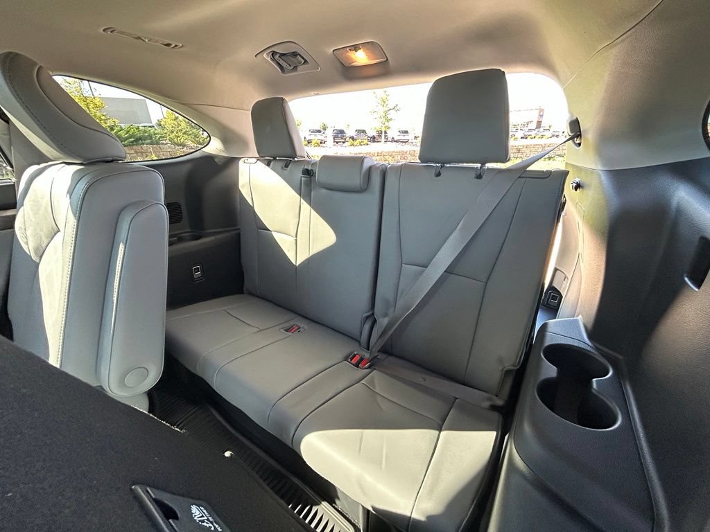 Used 2026 Toyota Highlander Limited AWD/4WD image 24