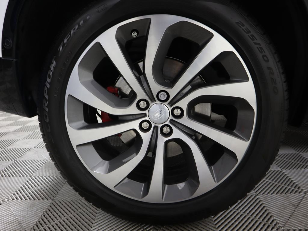 Used 2025 Land Rover Discovery Sport Dynamic SE image 34