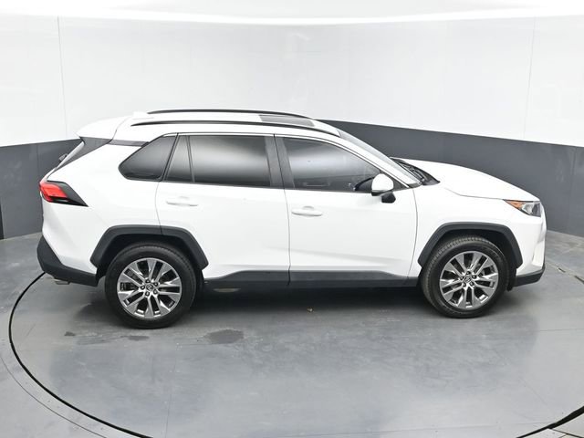Used 2020 Toyota RAV4 XLE Premium image 41