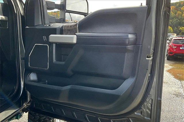 Used 2017 Ford F250 Lariat w/ Lariat Ultimate Package image 19