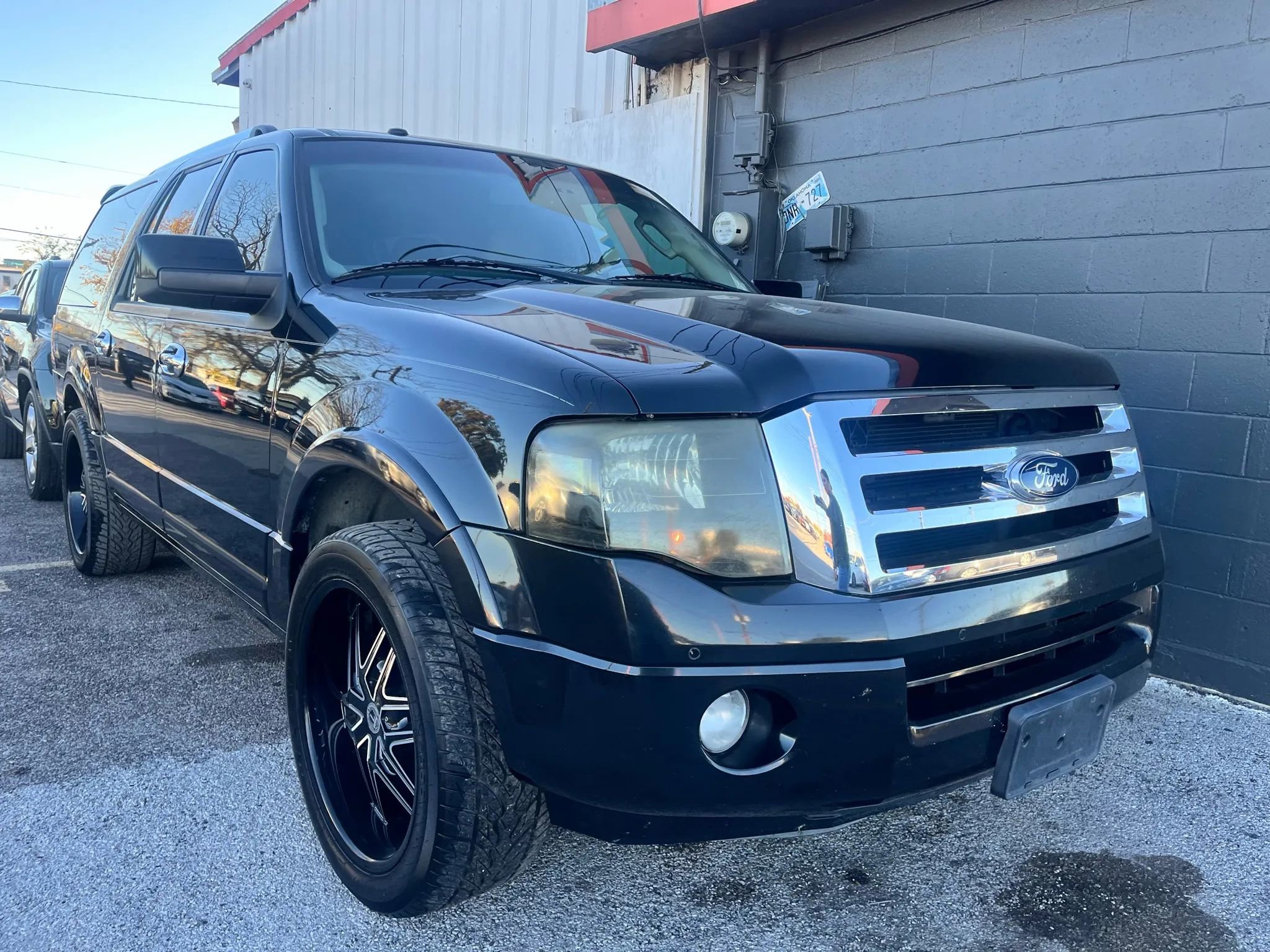 Used 2013 Ford Expedition EL Limited image 3