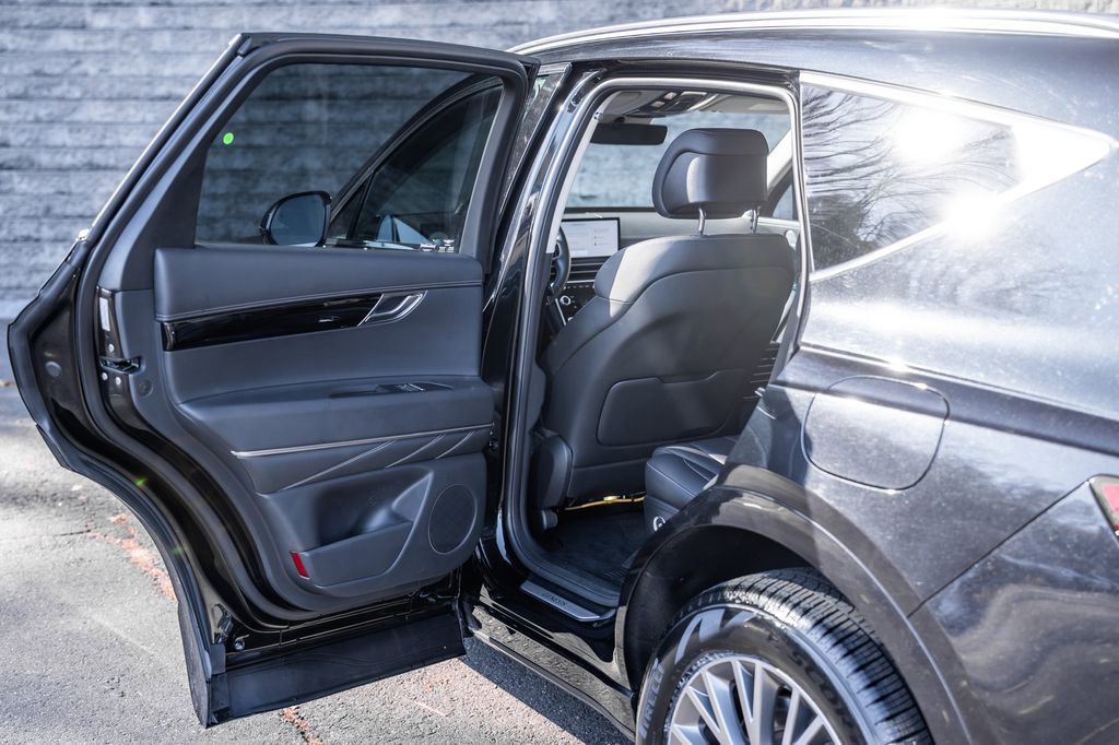 Used 2025 Genesis GV80 2.5T Standard image 19