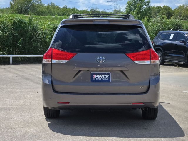 Used 2014 Toyota Sienna LE FWD image 7