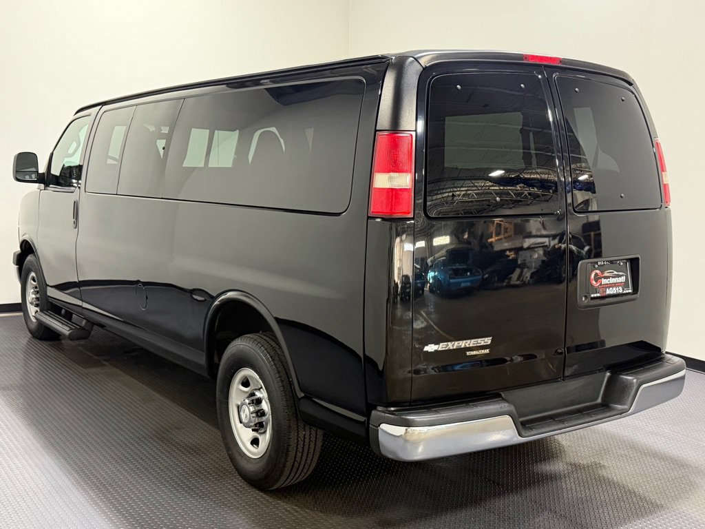 Used 2016 Chevrolet Express 3500 LT w/ LT Preferred Equipment Group RWD image 7