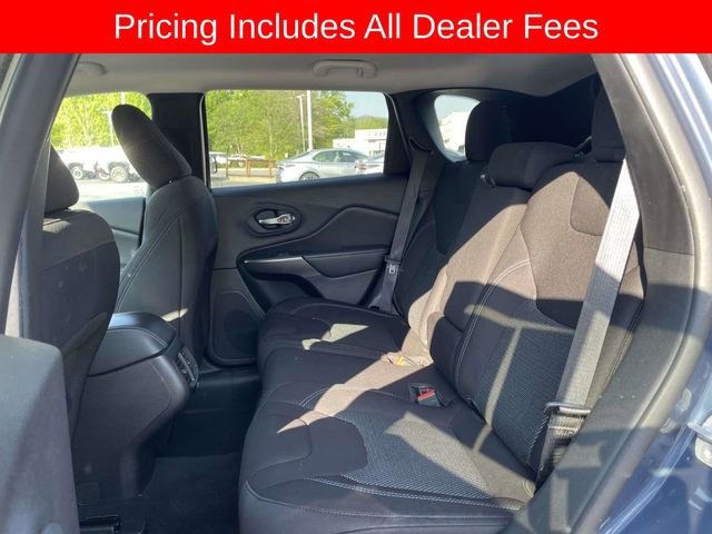 Used 2020 Jeep Cherokee Latitude w/ Cold Weather Group AWD/4WD image 16