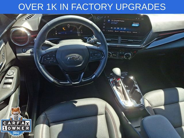 Used 2025 Chevrolet Trax RS w/ Driver Confidence Package FWD image 2