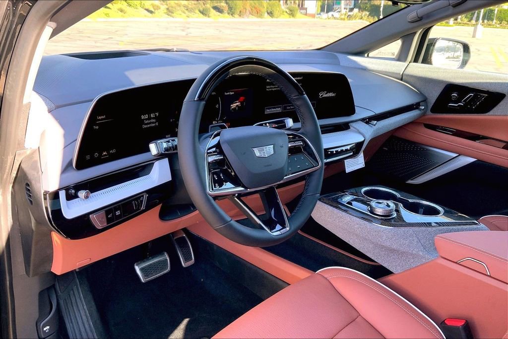 New 2026 Cadillac Optiq Sport 2 image 9