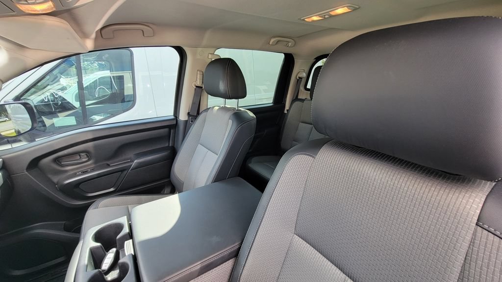 Used 2021 Nissan Titan S w/ HD Front GAWR Package AWD/4WD image 11