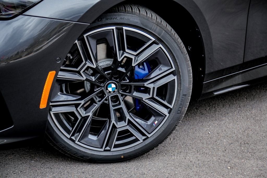 Used 2026 BMW 530i xDrive w/ M Sport Package image 9