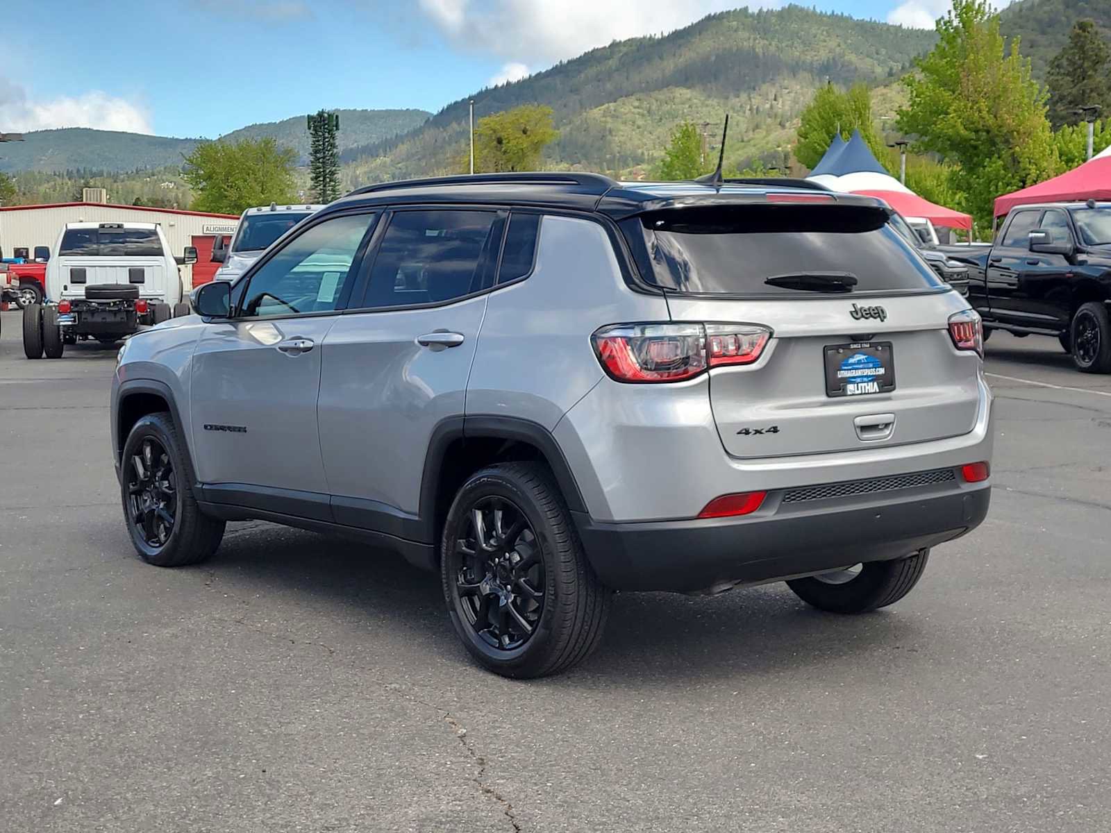 Used 2023 Jeep Compass Altitude w/ Sun and Sound Group image 12