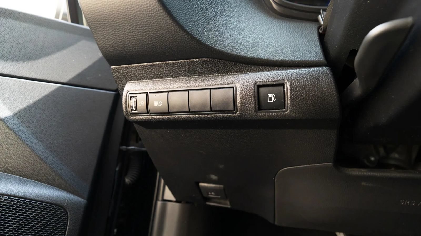 Used 2021 Toyota Corolla LE FWD image 41