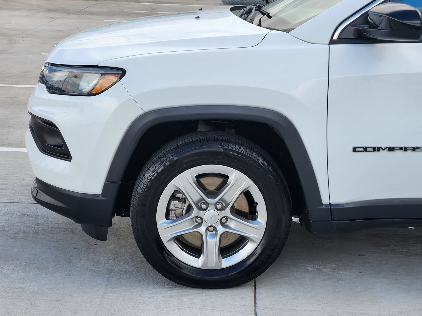 Used 2024 Jeep Compass Latitude AWD/4WD image 9