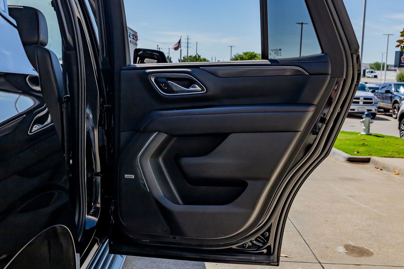 Used 2021 Chevrolet Tahoe RST w/ Luxury Package AWD/4WD image 40