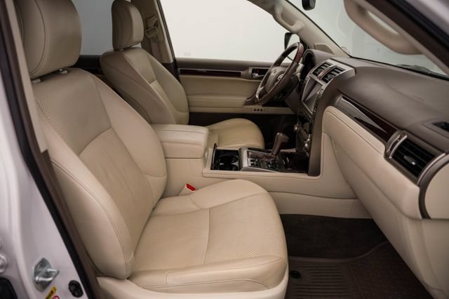 Used 2017 Lexus GX 460 Luxury w/ Preferred Accessory Package AWD/4WD image 20