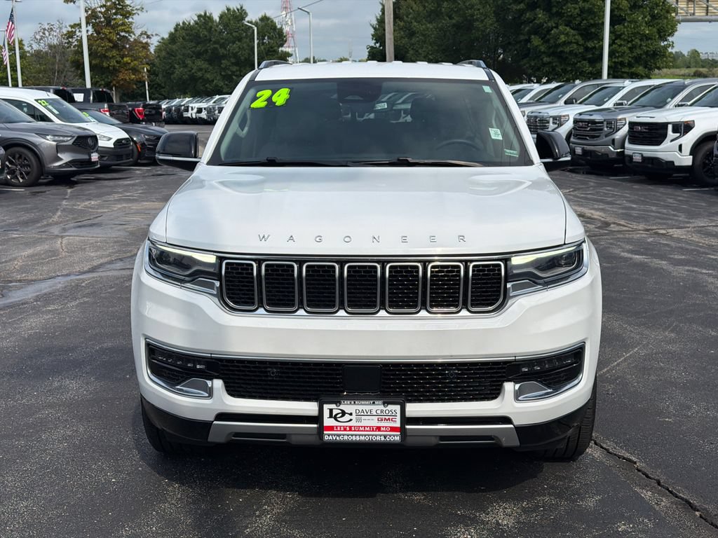 Used 2024 Jeep Wagoneer L Series II w/ Flexible Seating Group AWD/4WD image 2