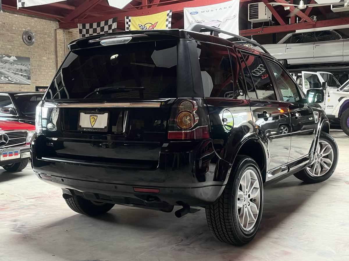 Used 2014 Land Rover LR2 AWD/4WD image 2