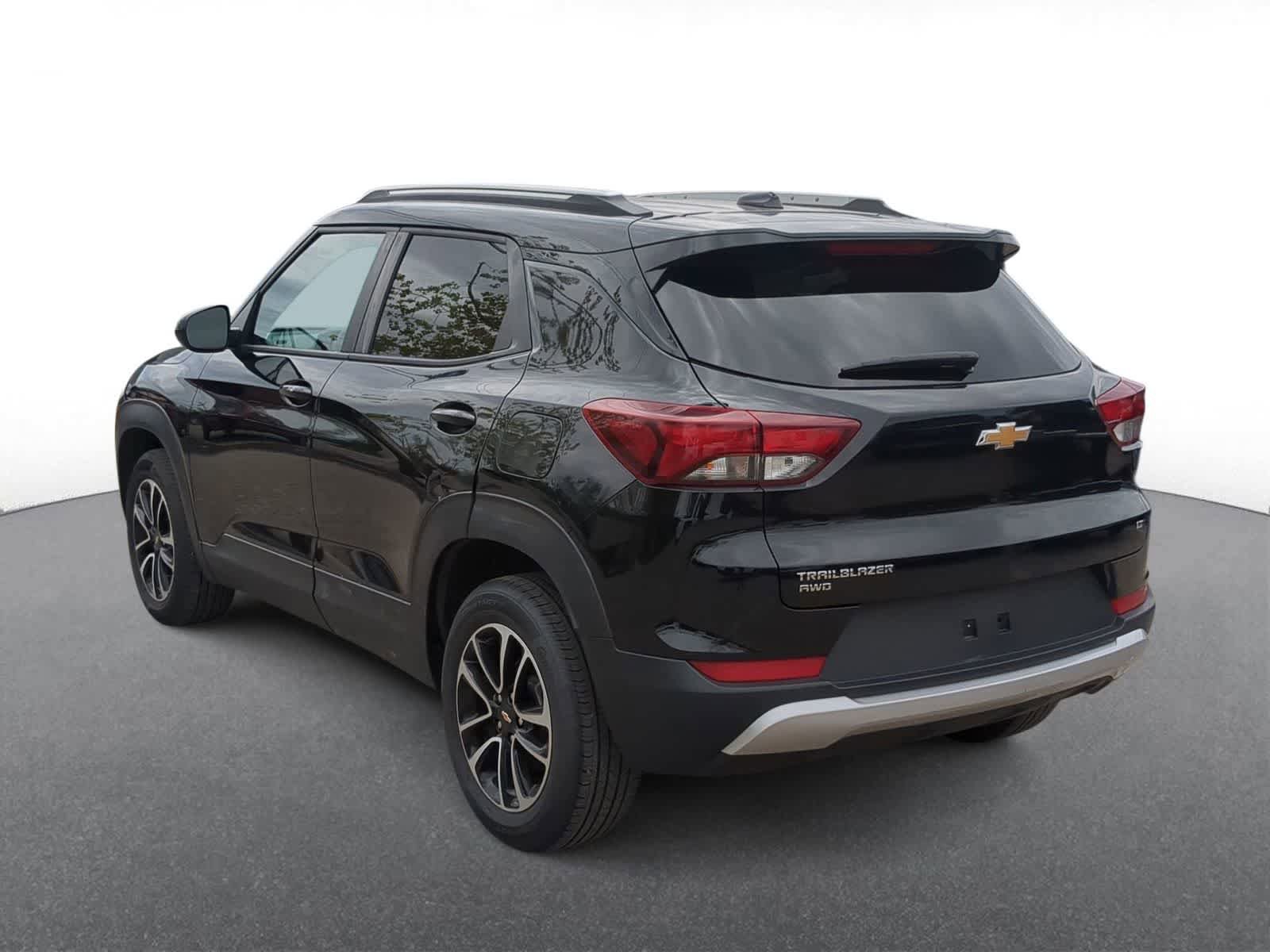 Used 2025 Chevrolet TrailBlazer LT AWD/4WD image 6