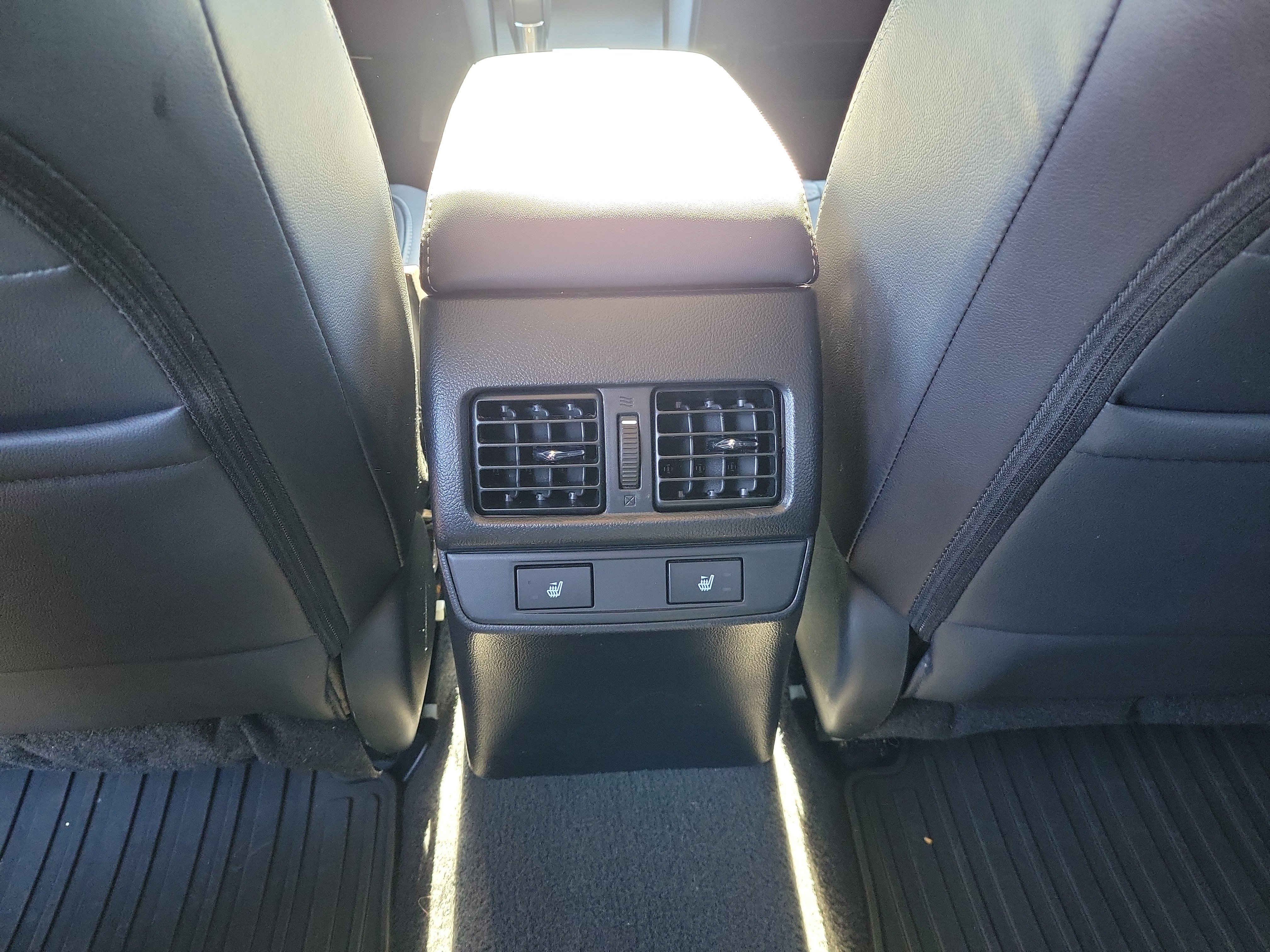 Used 2017 Subaru Outback 2.5i Limited w/ Popular Package #5 image 12