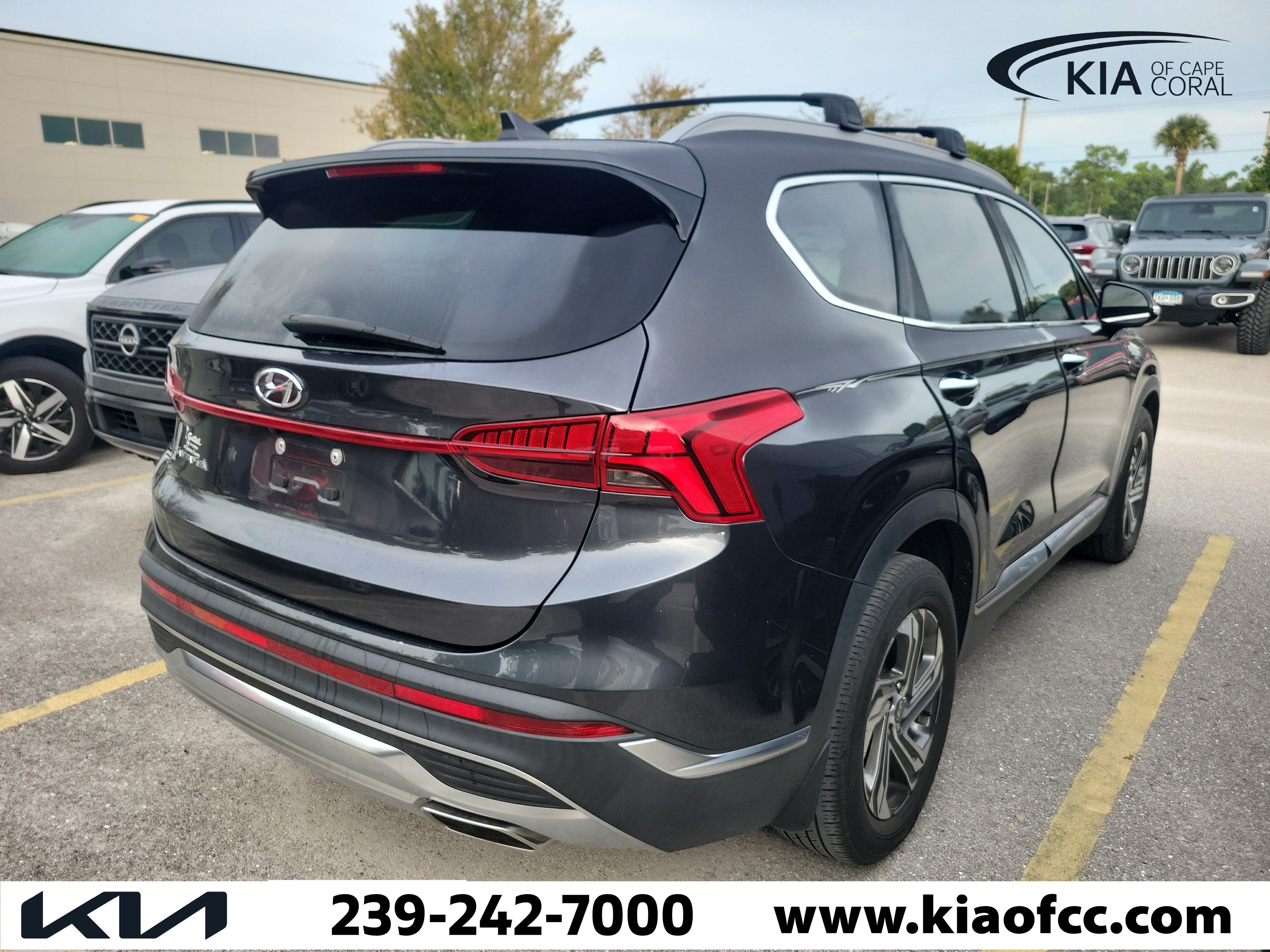 Used 2021 Hyundai Santa Fe SEL w/ Convenience + Premium Package FWD image 6