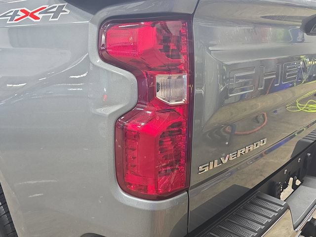 Used 2025 Chevrolet Silverado 1500 LT AWD/4WD image 37