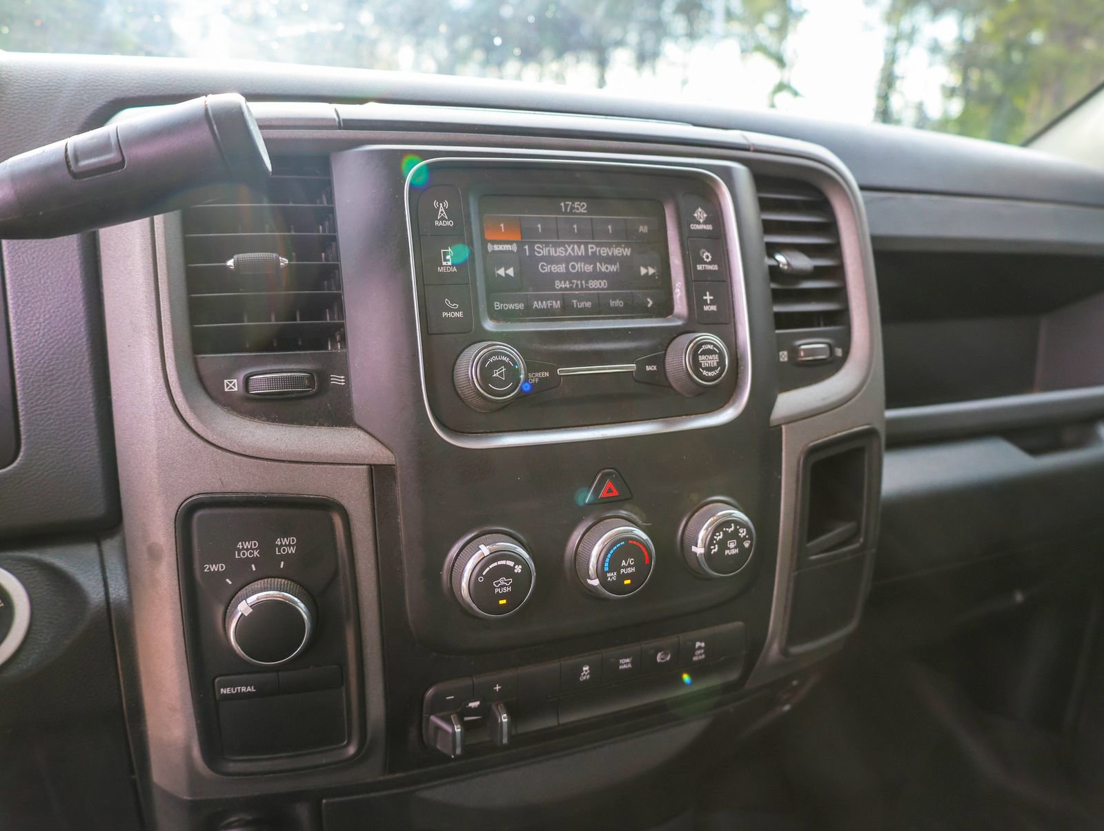 Used 2016 RAM 2500 Tradesman w/ Chrome Appearance Group image 13