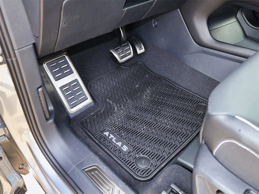 New 2026 Volkswagen Atlas SEL Premium R-Line image 15