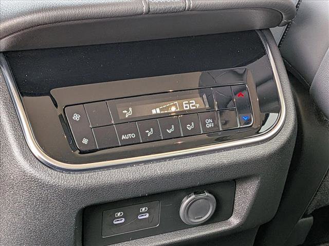 Used 2025 Nissan Armada SV image 14