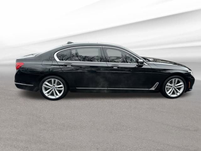 Used 2018 BMW 750i xDrive image 10