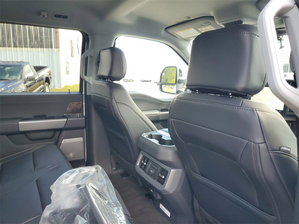 New 2026 Ford F350 Lariat w/ Black Appearance Package image 27