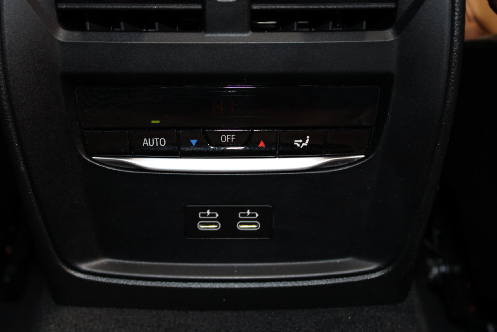 Used 2023 BMW 330i Sedan w/ Premium Package RWD image 31