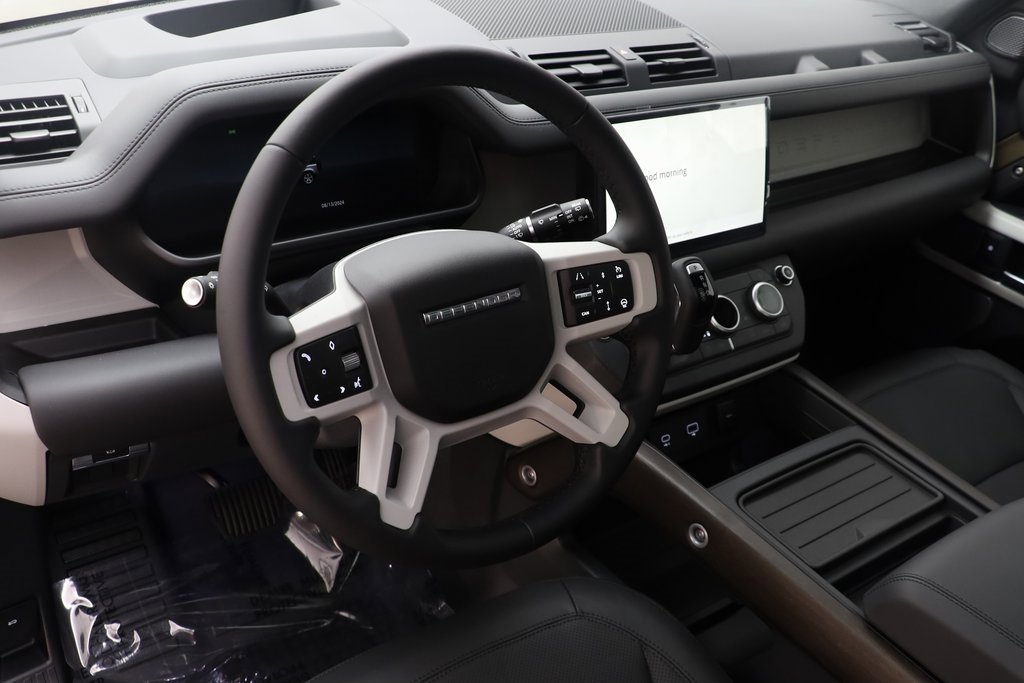 New 2024 Land Rover Defender 110 SE image 8