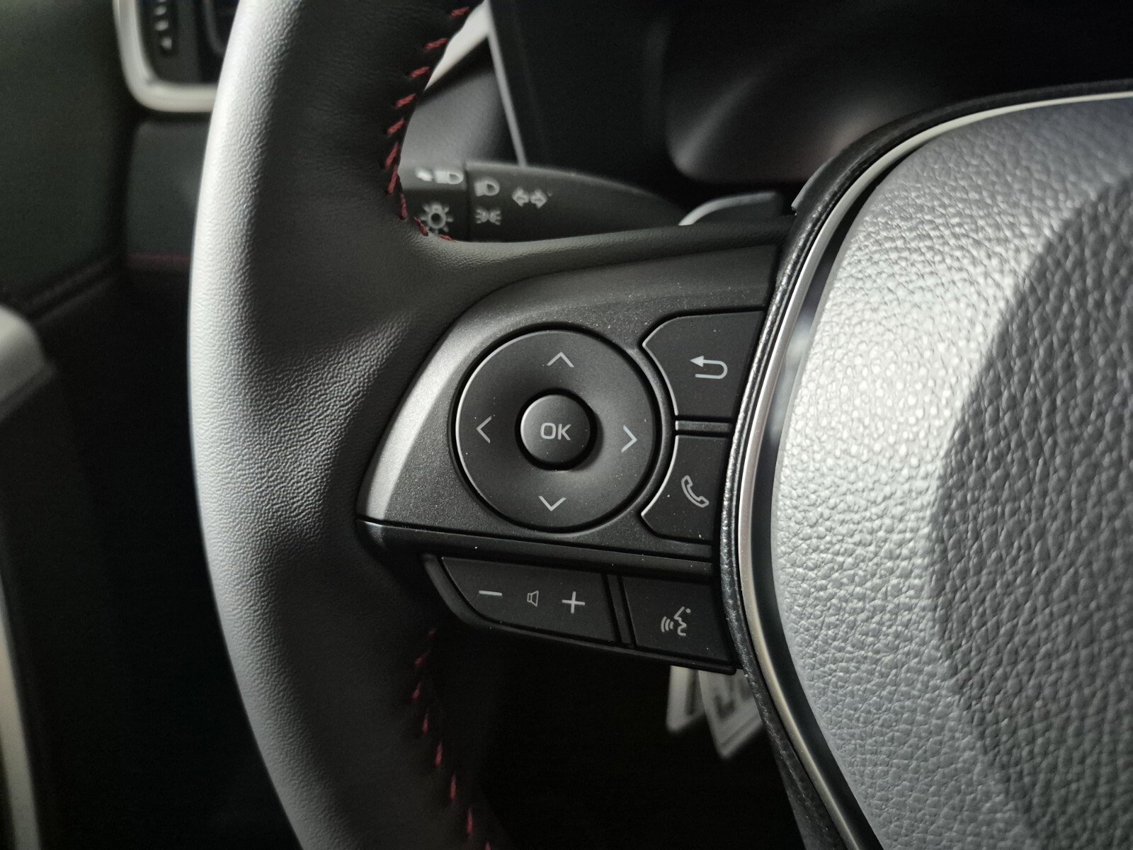 New 2025 Toyota RAV4 XSE image 20