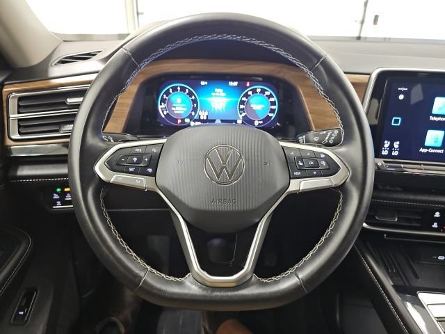 Used 2025 Volkswagen Atlas SE AWD/4WD image 18