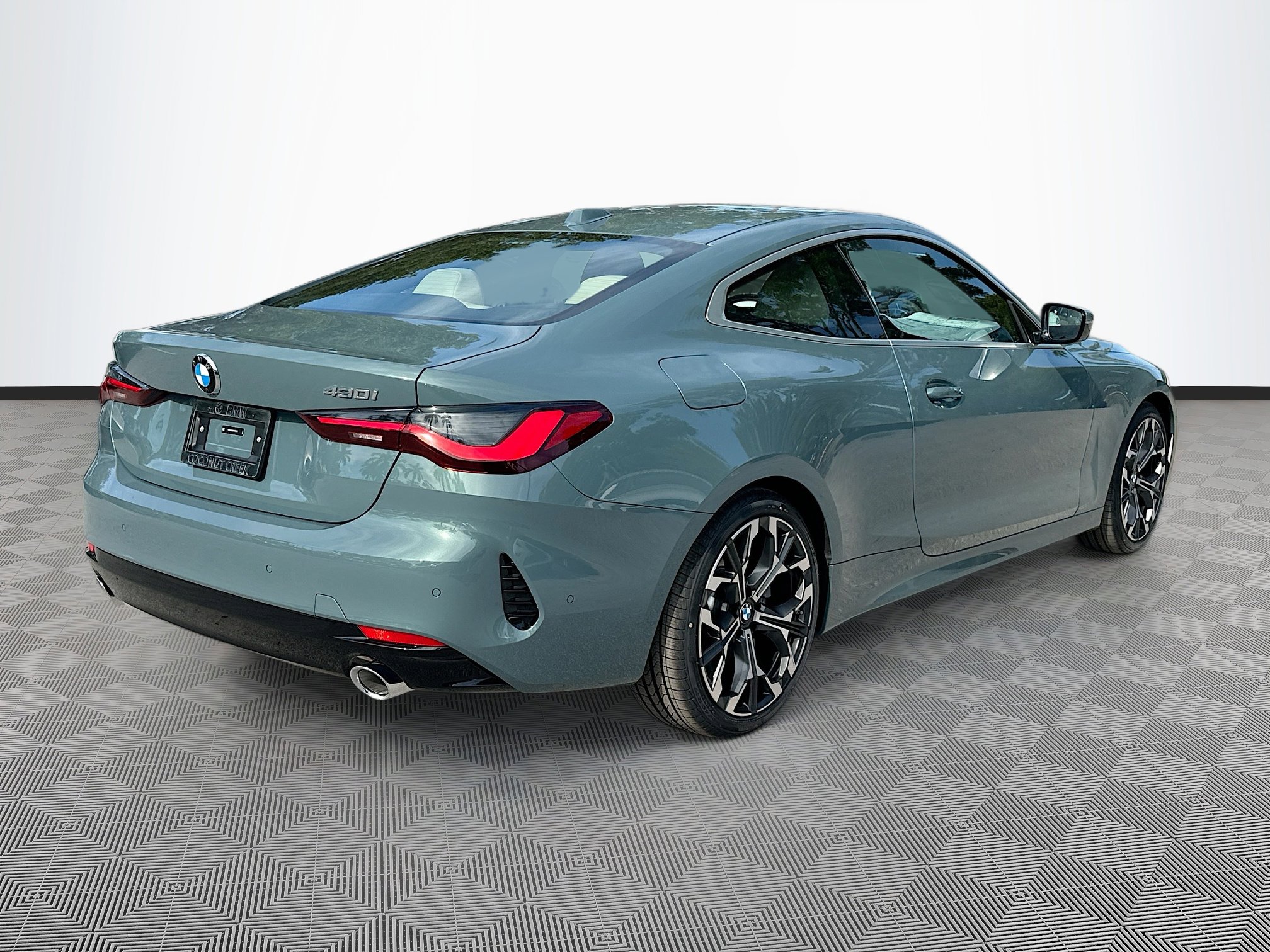 New 2026 BMW 430i Coupe w/ Parking Assistance Package RWD image 6