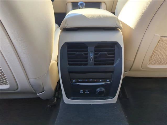 Used 2019 BMW 330i xDrive Sedan w/ Premium Package image 18