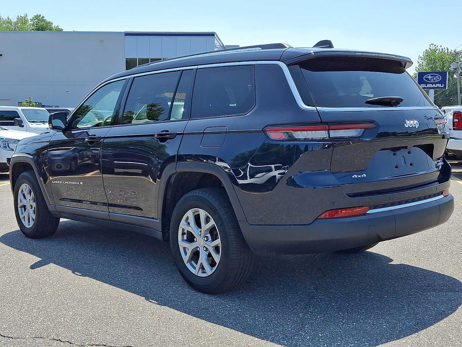 Certified 2023 Jeep Grand Cherokee L Limited AWD/4WD image 4