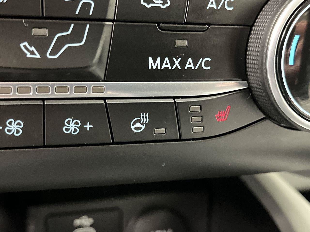Certified 2024 Ford Escape Active AWD/4WD image 22