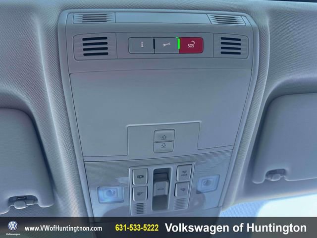 Certified 2025 Volkswagen Taos SE w/ Panoramic Sunroof Package image 32